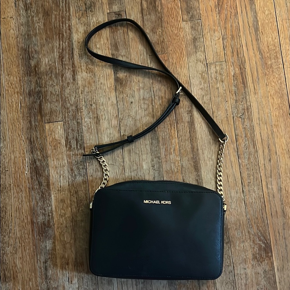 Michael Kors JetSet Crossbody